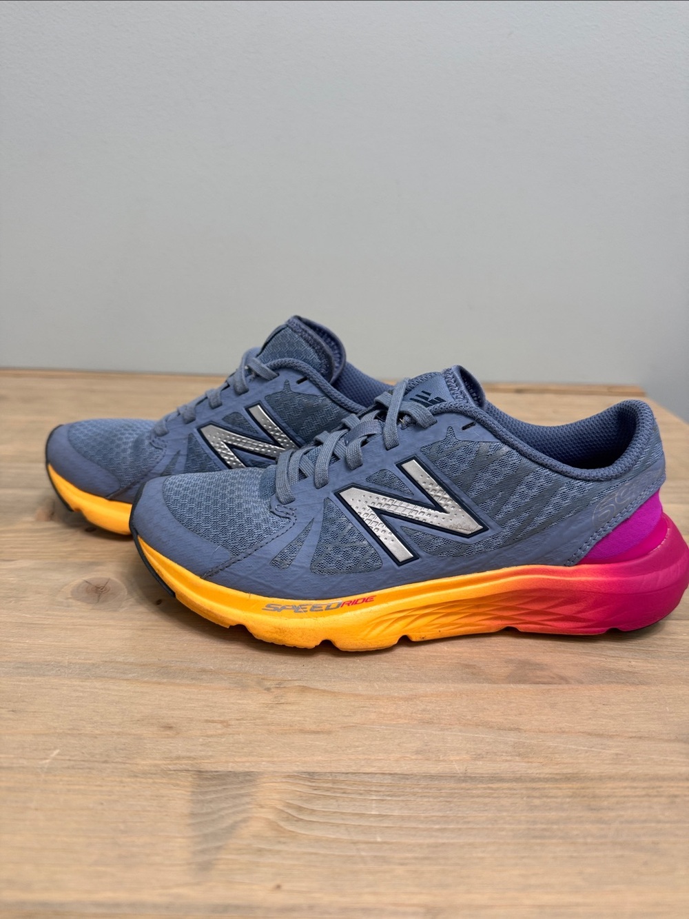 New Balance Women’s 690v4 SpeedRide Running Shoes